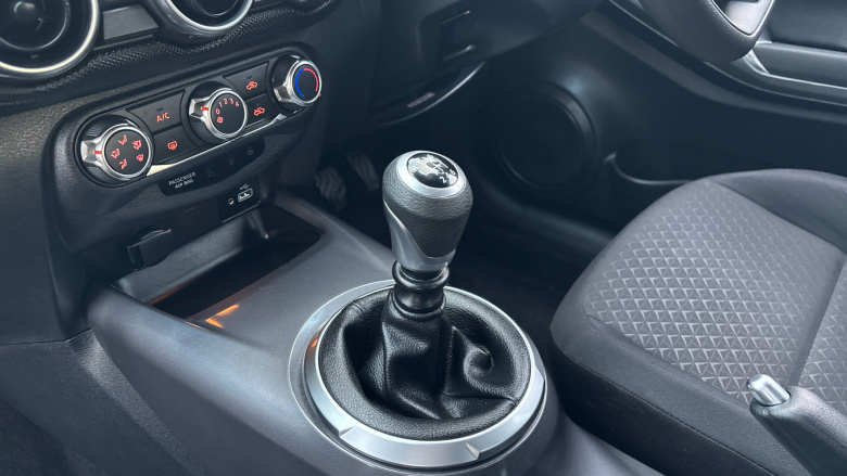 Nissan Juke 1.0 DiG-T 114 Acenta 5dr Petrol Hatchback